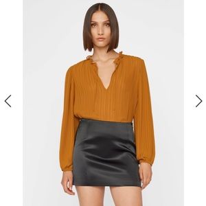 Frame Tie Front Pleated Top